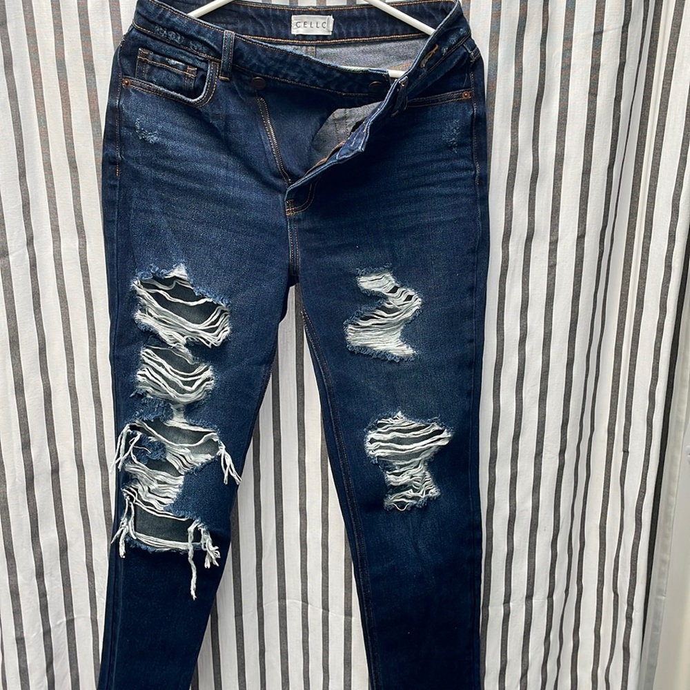 Mom jeans with rips